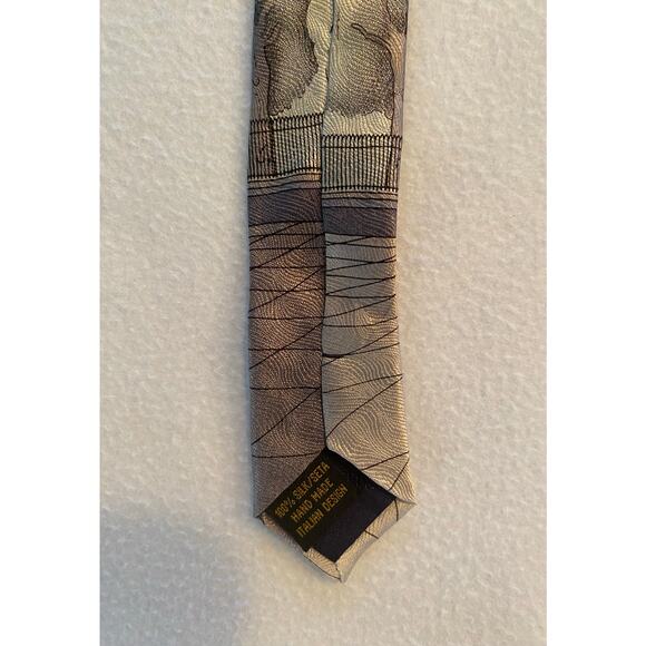 Elegance London Silk Hand Made Necktie Big Ben & Double Decker Bus  3.75" x 61” - Picture 4 of 5